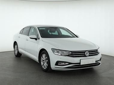 Biały Używany 2019 VW Passat Sedan/Limuzyna | 79 999 zł (Uczciwa cena) - Obraz 1/4