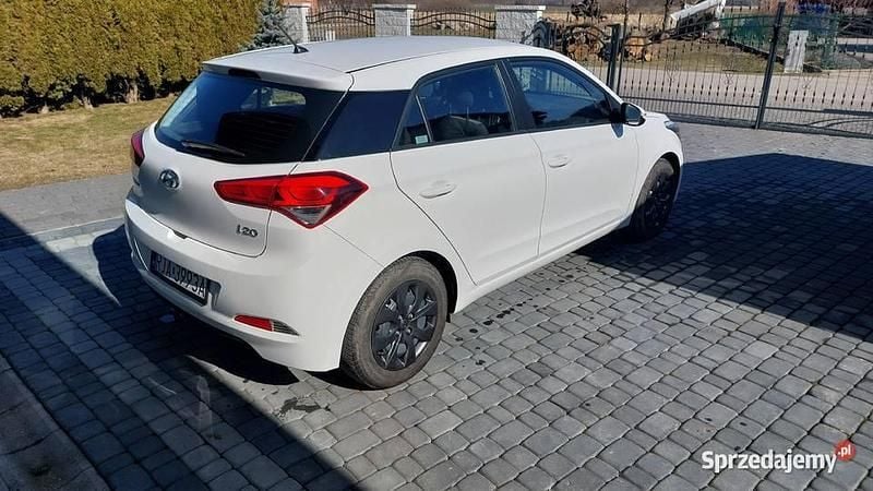 Używany Hyundai i20 2017 Biały Hatchback