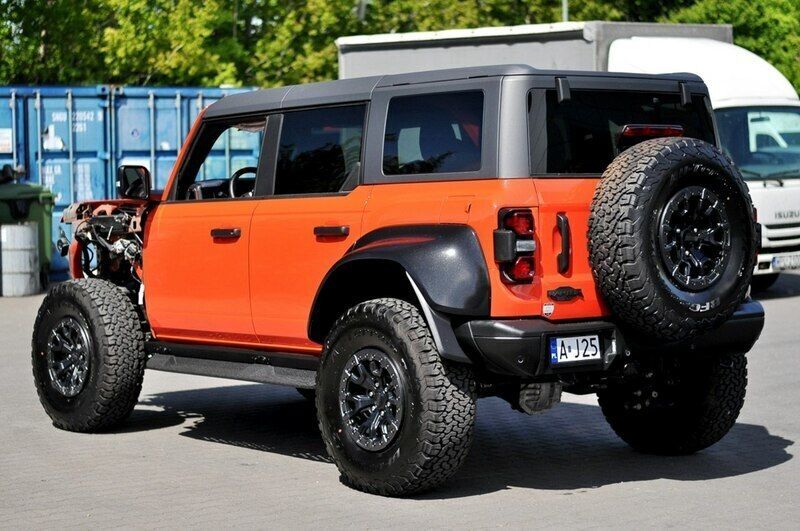 Pomarańczowy (metalik) Używany 2022 Ford Bronco SUV | 269 900 zł - Obraz 1/4