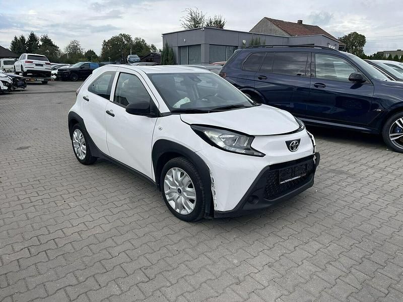 Używany Toyota Aygo X 72 KM (52 kW) 2022 Biały SUV