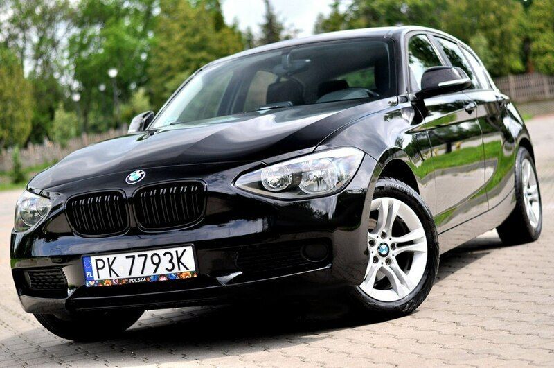 Czarny (metalik) Używany 2011 BMW 118 Hatchback | 23 900 zł - Obraz 1/4
