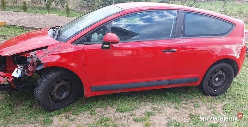 Używany Citroën C4 2007 Czerwony Coupe