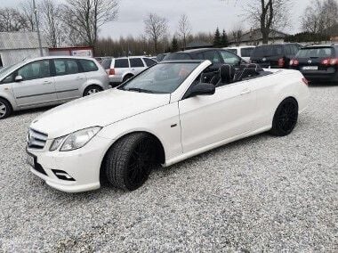 Używany Mercedes E350 292 KM (214 kW) 2011 Biały Kabriolet