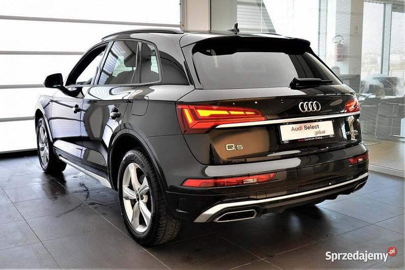 Czarny Używany 2022 Audi Q5 S-Line SUV | 189 980 zł - Obraz 1/4