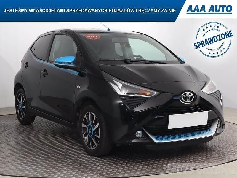 Używany Toyota Aygo 2018 Czarny Hatchback