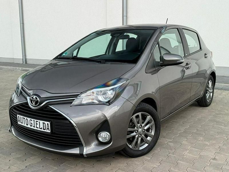 Używany Toyota Yaris 99 KM (72 kW) 2016 Brązowy Hatchback
