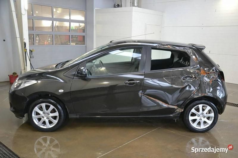 Używany Mazda 2 75 KM (55 kW) 2010 Czarny (metalik) Hatchback