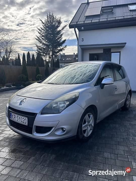 Srebrny Używany 2010 Renault Scénic III Minivan | 9999 zł (Dobra cena) - Obraz 1/4