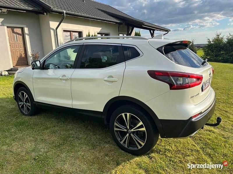 Biały Używany 2017 Nissan Qashqai SUV | 63 500 zł (Dość drogi) - Obraz 1/4