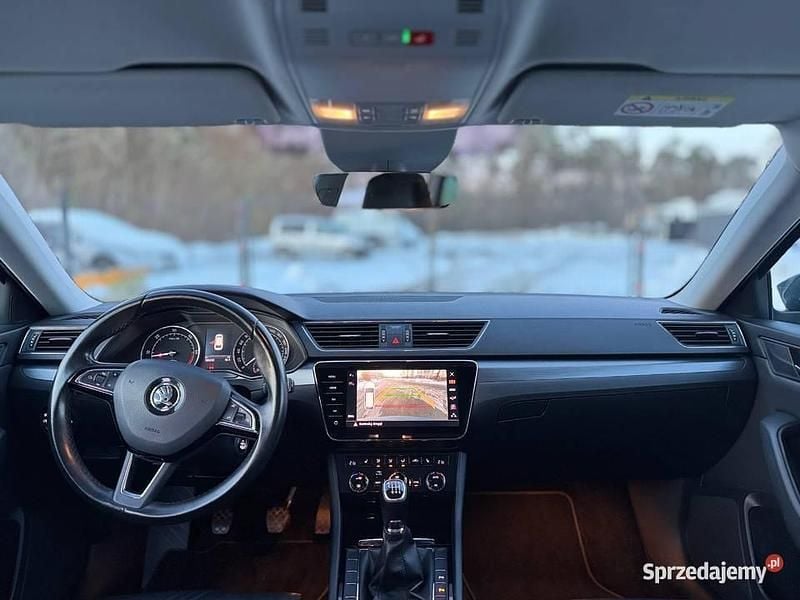 Szary Używany 2018 Skoda Superb Kombi | 55 400 zł (Uczciwa cena) - Obraz 1/4