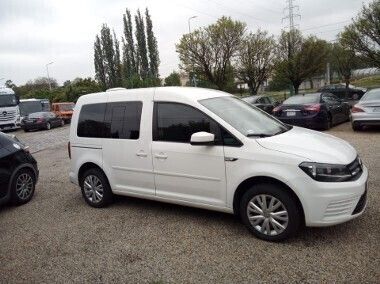 Biały Używany 2017 VW Caddy Minivan | 59 500 zł (Uczciwa cena) - Obraz 1/4