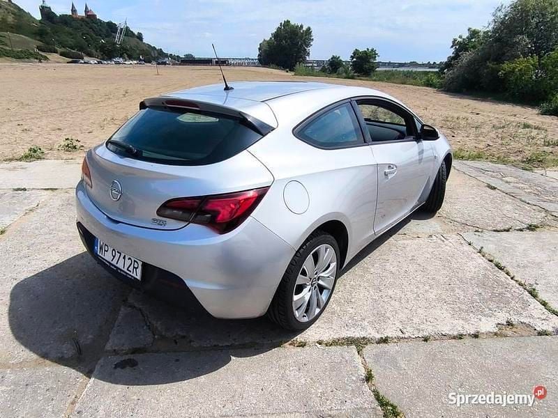Używany Opel Astra GTC 120 KM (88 kW) 2013 Srebrny Coupe