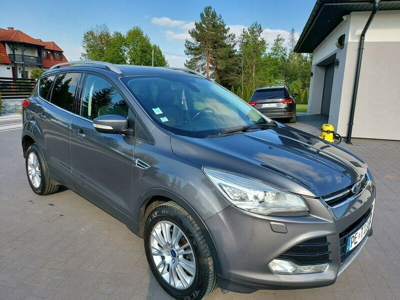 Używany Ford Kuga 140 KM (102 kW) 2013 Czarny SUV
