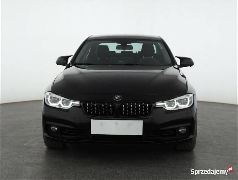 Czarny Używany 2018 BMW 318 Sedan/Limuzyna | 59 999 zł (Uczciwa cena) - Obraz 1/4