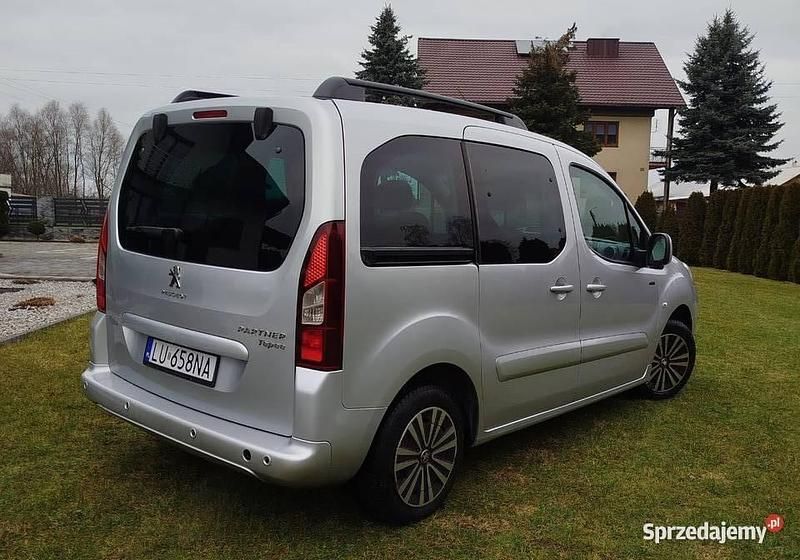 Używany Peugeot Partner Tepee 2012 Srebrny Minivan