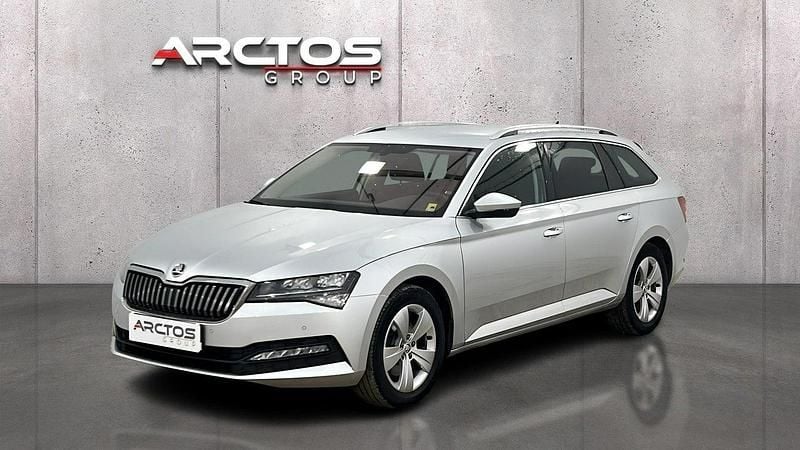 Srebrny Używany 2022 Skoda Superb Ambition Kombi | 92 900 zł (Dobra cena) - Obraz 1/4