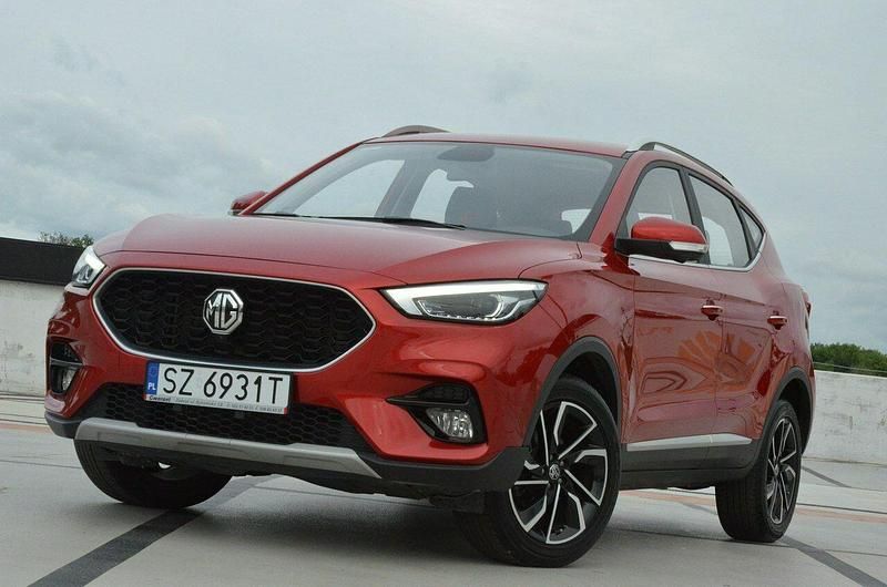 Używany MG ZS 106 KM (77 kW) 2023 Czerwony Sedan/Limuzyna