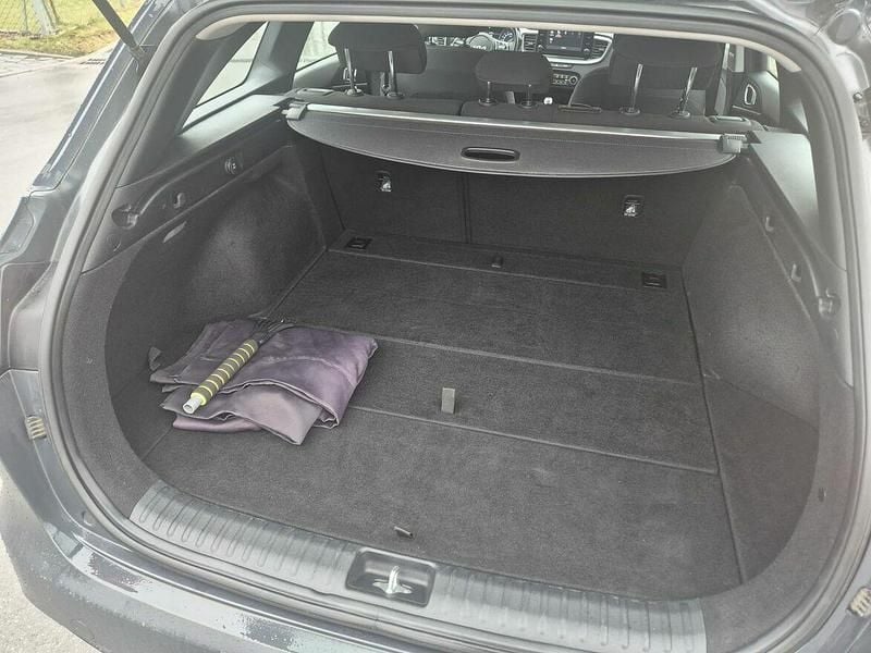 Używany Kia Ceed 2022 Szary Hatchback