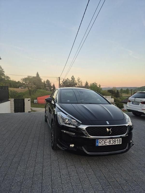 Czarny Używany 2015 Citroën DS5 Hatchback | 35 000 zł - Obraz 1/4