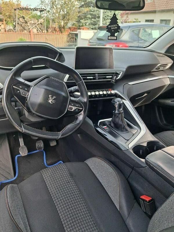 Biały Używany 2017 Peugeot 3008 SUV | 58 900 zł - Obraz 1/4