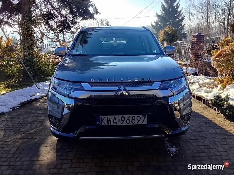 Używany 2017 Mitsubishi Outlander SUV | 84 000 zł - Obraz 1/4