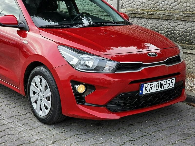 Używany Kia Rio 100 KM (73 kW) 2021 Bordowy (metalik) Hatchback