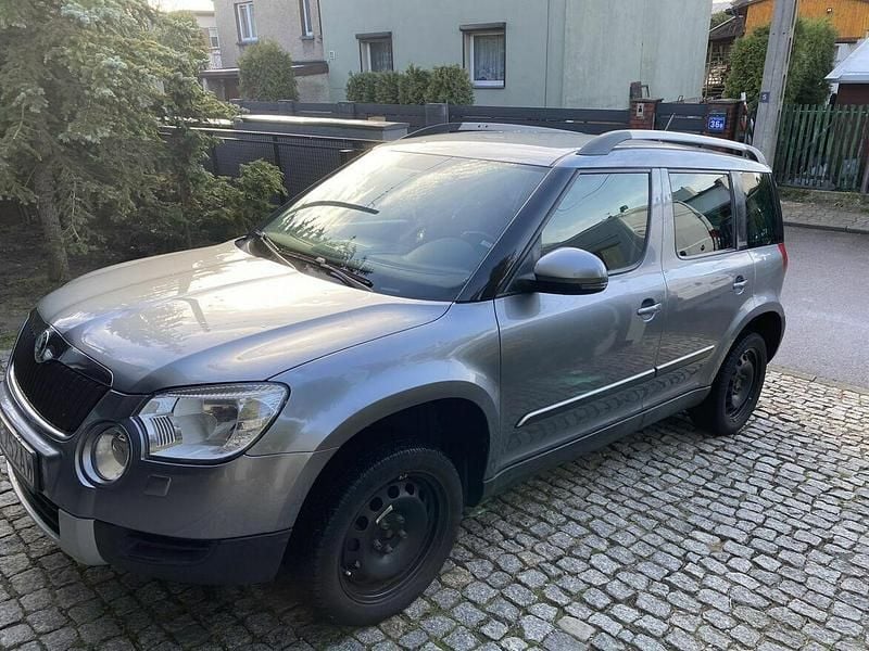 Szary Używany 2012 Skoda Yeti SUV | 21 000 zł (Drogi) - Obraz 1/4