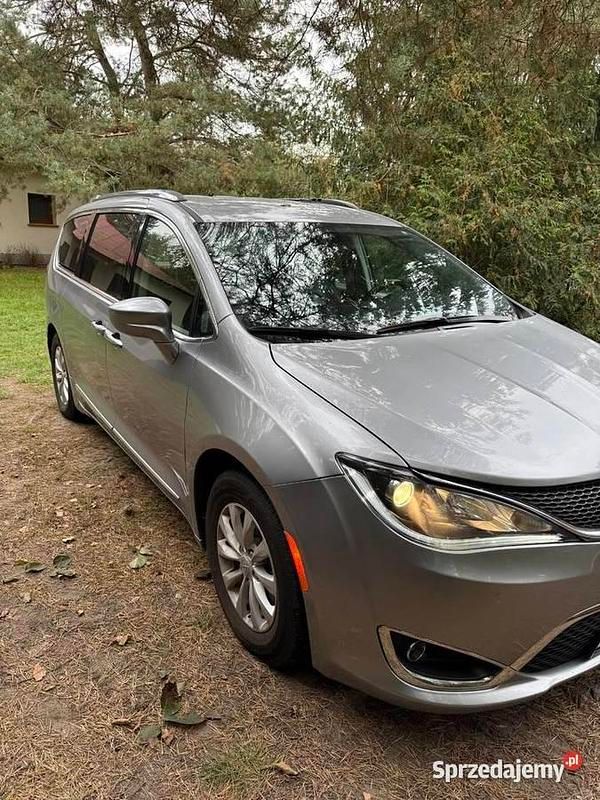 Używany Chrysler Pacifica 2019 Szary Minivan