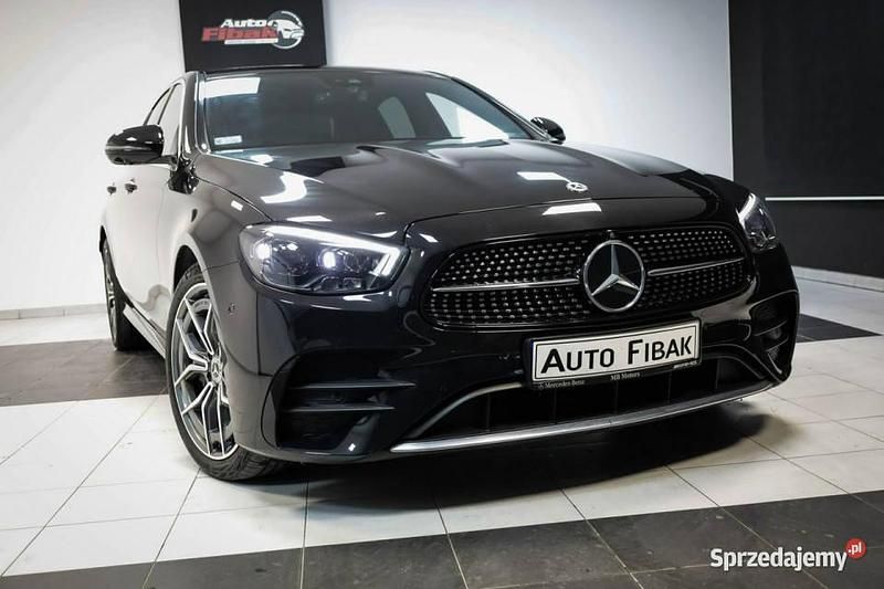 Używany Mercedes E220 AMG 194 KM (142 kW) 2020 Czarny Sedan/Limuzyna