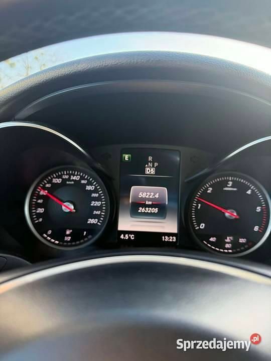 Używany Mercedes 220 2014