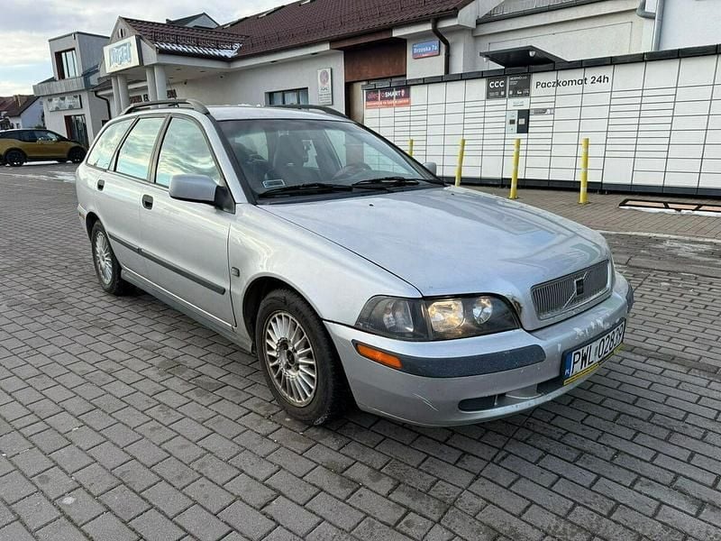 Srebrny Używany 2003 Volvo V40 Kombi | 2200 zł - Obraz 1/4