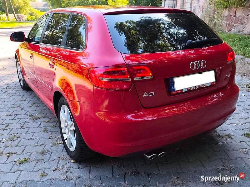 Używany Audi A3 Sportback 2010 Czerwony Hatchback