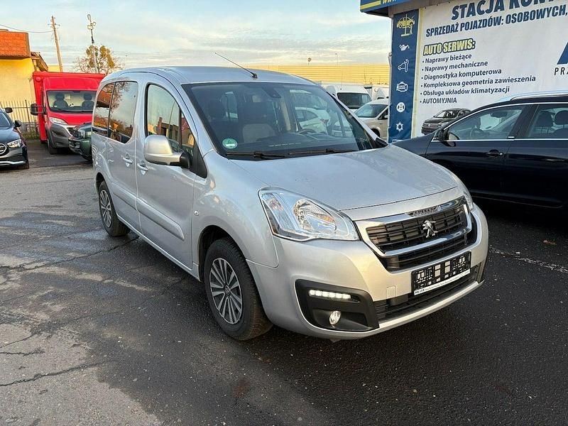 Używany Peugeot Partner 120 KM (88 kW) 2016 Srebrny (metalik) Minivan