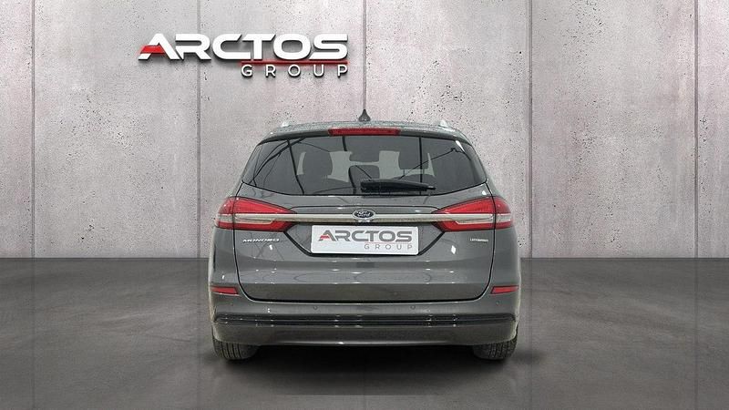 Używany Ford Mondeo Titanium 140 KM (102 kW) 2022 Szary Kombi