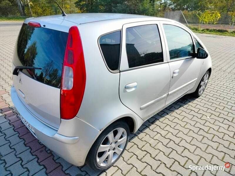 Używany Mitsubishi Colt 95 KM (69 kW) 2006 Srebrny Hatchback