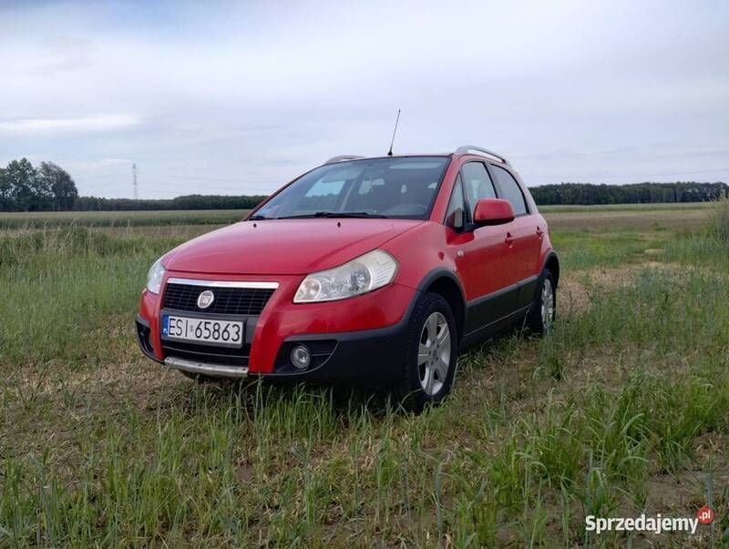 Czerwony Używany 2008 Fiat Sedici SUV | 16 800 zł (Uczciwa cena) - Obraz 1/4