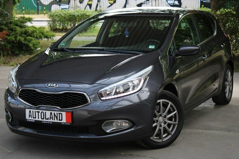 Grafitowy (metalik) Używany 2014 Kia Ceed 2 Hatchback | 37 333 zł - Obraz 1/4