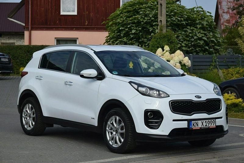 Biały (metalik) Używany 2016 Kia Sportage 2 SUV | 62 900 zł (Uczciwa cena) - Obraz 1/4