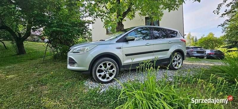 Srebrny Używany 2015 Ford Kuga SUV | 40 600 zł (Dobra cena) - Obraz 1/4