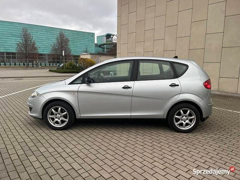 Srebrny Używany 2004 Seat Altea Minivan | 7900 zł (Dość drogi) - Obraz 1/4