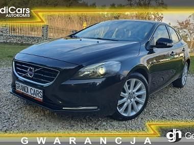 Używany Volvo V40 Kinetic 115 KM (84 kW) 2014 Czarny Hatchback