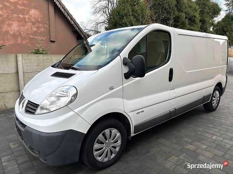 Biały Używany 2013 Renault Trafic Minivan | 29 000 zł (Super Cena) - Obraz 1/4