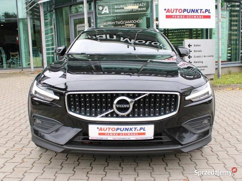 Używany 2021 Volvo V60 CC Kombi | 112 900 zł (Uczciwa cena) - Obraz 1/4