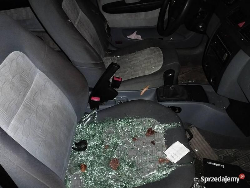 Używany 2000 Skoda Fabia | 1 000 000 zł - Obraz 1/4