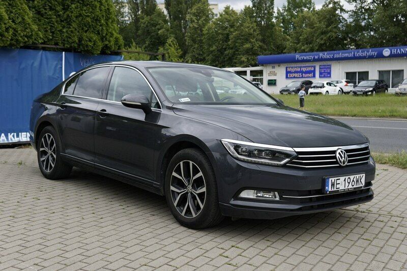 Szary Używany 2019 VW Passat Sedan/Limuzyna | 69 900 zł (Uczciwa cena) - Obraz 1/4