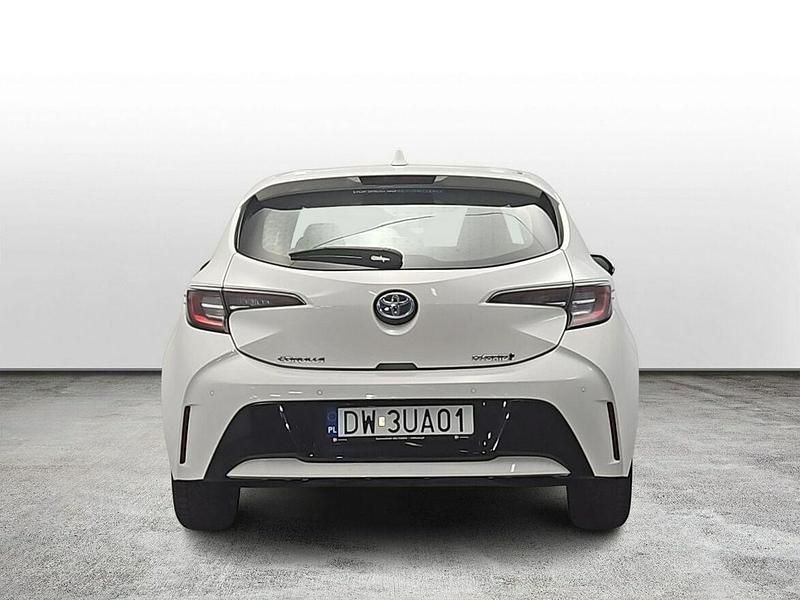 Używany Toyota Corolla Comfort 122 KM (89 kW) 2022 Biały Hatchback