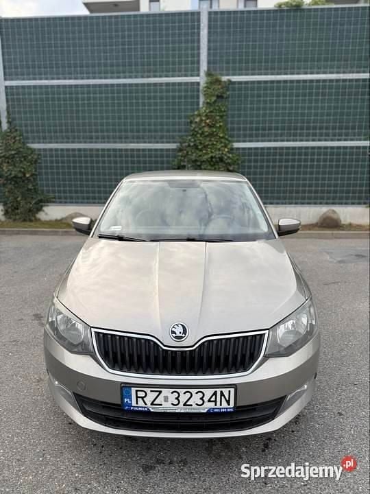 Złoty Używany 2016 Skoda Fabia Hatchback | 16 900 zł (Uczciwa cena) - Obraz 1/4