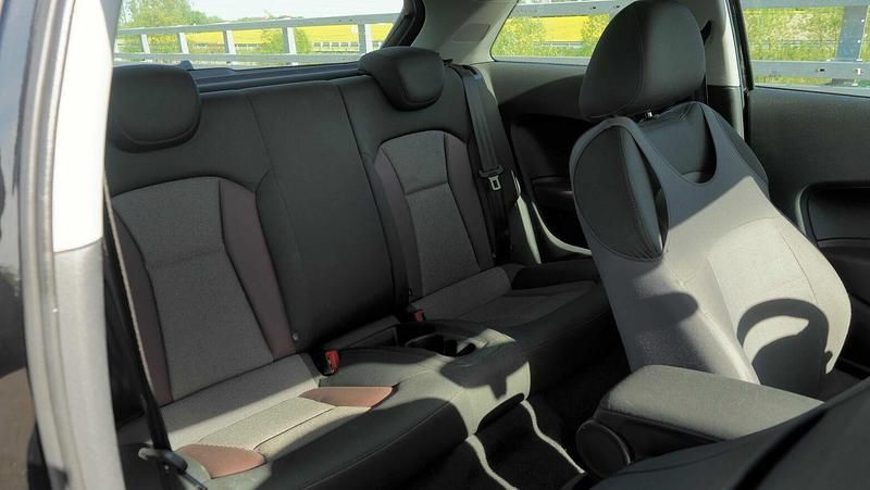 Używany Audi A1 86 KM (63 kW) 2012 Czarny Hatchback