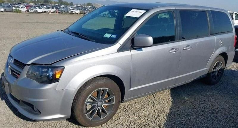 Szary Używany 2018 Dodge Grand Caravan Minivan | 64 000 zł (Dobra cena) - Obraz 1/4