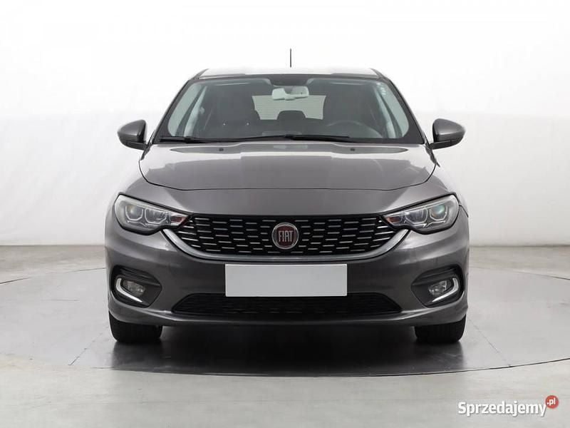 Szary Używany 2016 Fiat Tipo Hatchback | 32 999 zł (Uczciwa cena) - Obraz 1/4